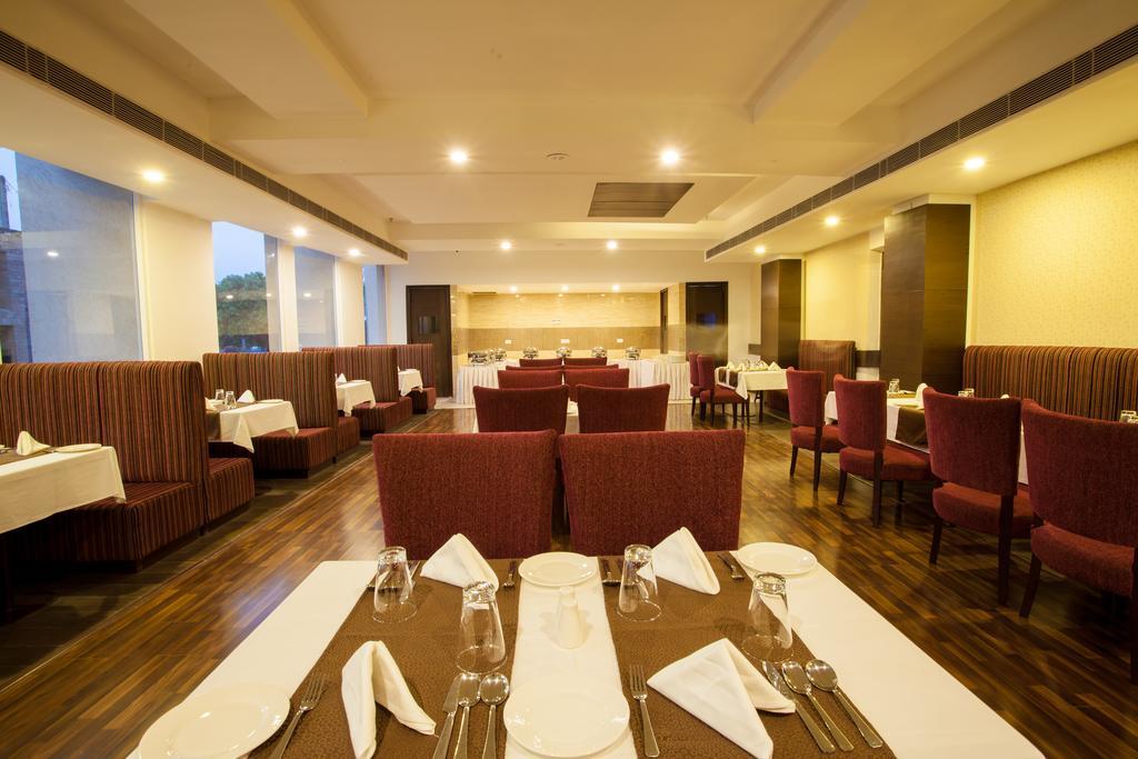 Velvet Clarks Exotica Hotel Zirakpur Luaran gambar