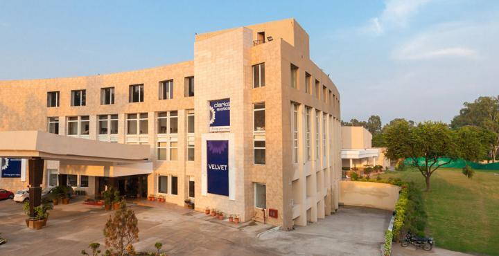 Velvet Clarks Exotica Hotel Zirakpur Luaran gambar